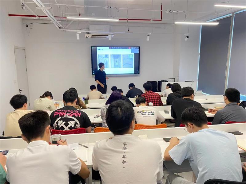 2022年9月13日凡物設計聯(lián)合創(chuàng)始人吳津亮給同學們分享疊墅設計方案